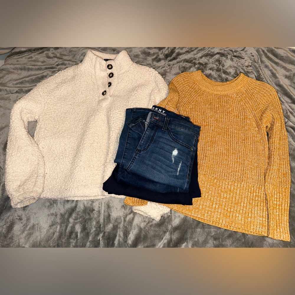 2 Jeans, 1 Jogger, 2 Sweaters, 1 Cropped Jacket